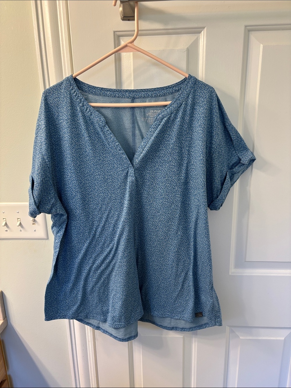 LL Bean Blue Patterned Women’s V-Neck Top